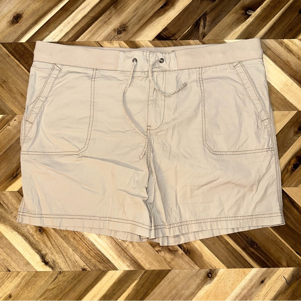 Women's Athletic Shorts - Beige Sz 16 EUC